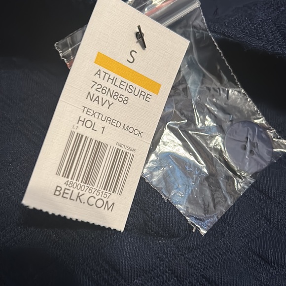 🆕 Crown and Ivy Pullover - Picture 4 of 4